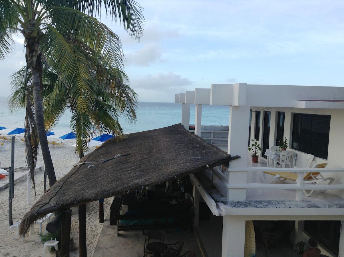 Chichis And Charlies Beachfront Hotel Isla Mujeres Esterno foto